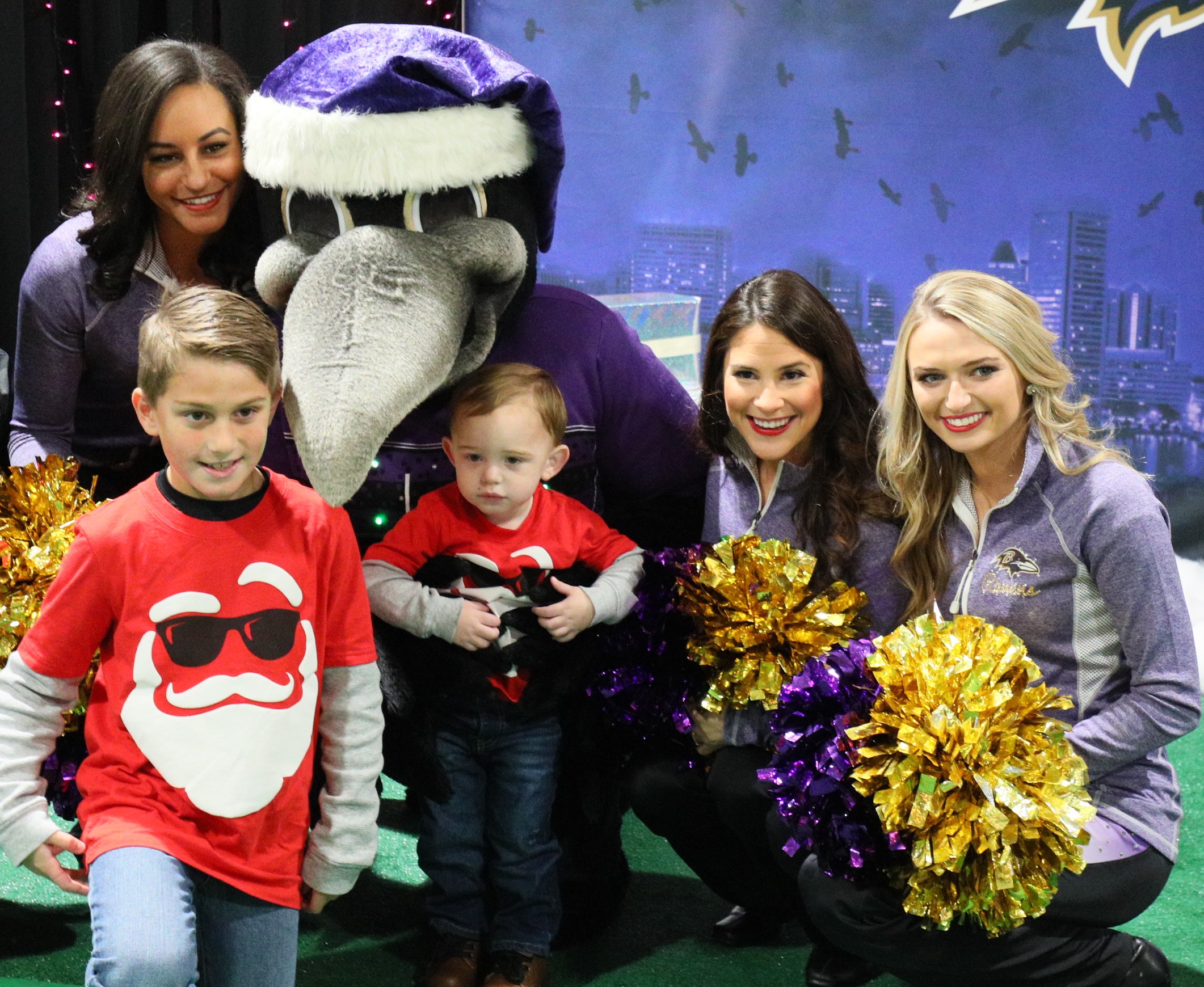 Ravens photo with Poe and cheerleaders