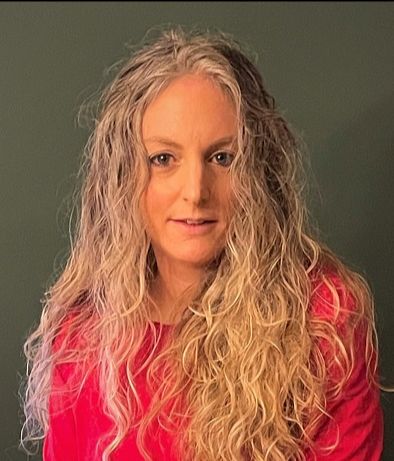 Elisa Delia headshot