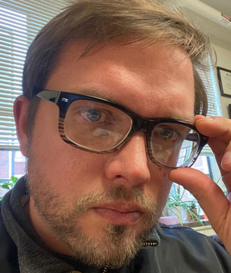 Eric Moore headshot.