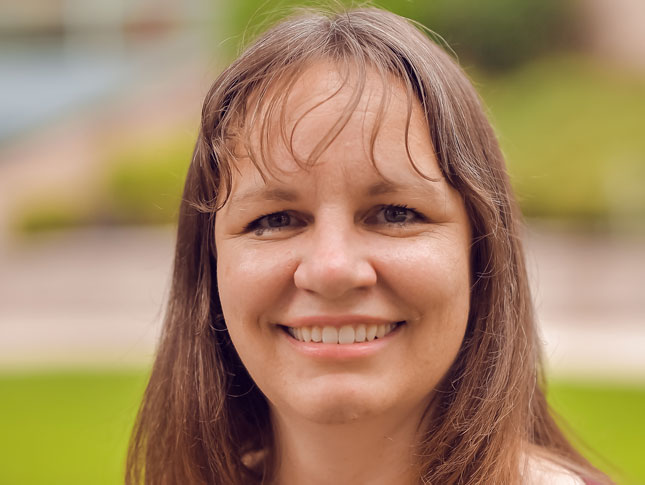 Genevieve Hornik headshot.