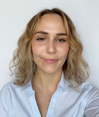 Alexandra Ozazewski headshot.