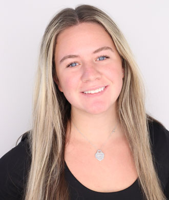 Aryn Watson headshot.