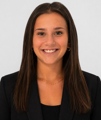 Lily Ulman headshot.
