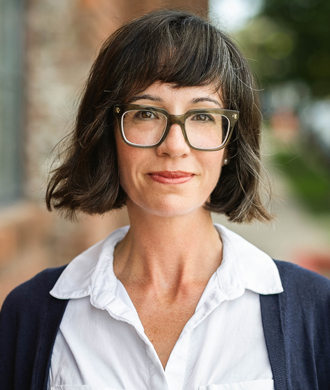 Shelley McDermott headshot.