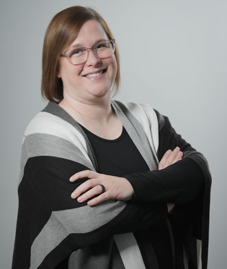 Ellen Henning headshot.
