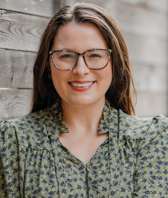 Alexa Poteet headshot.