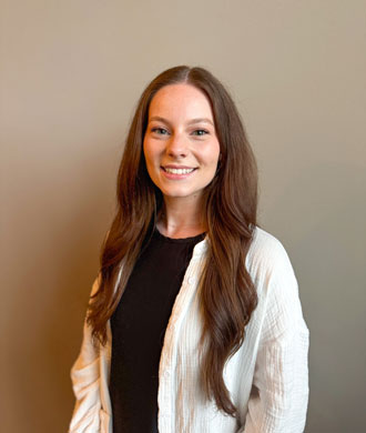 Claire Peterson headshot.