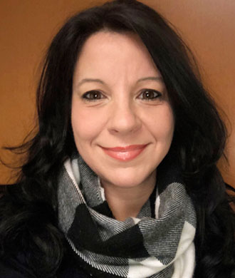 Lara Collender headshot.