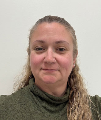 Stefanie Wollschlager headshot.