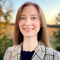 Lauren Bradstreet headshot.