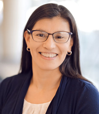 Elena Bradley headshot.