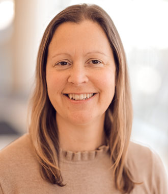 Tarra Dendinger headshot.