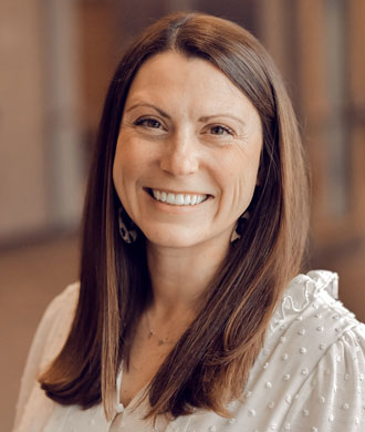Heather McCormick headshot.