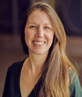 Karen Wells headshot.