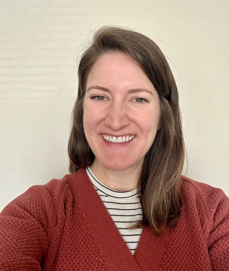 Lindsey Barrett headshot.