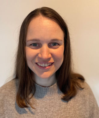 Rachel Burton headshot.