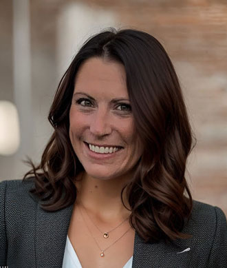 Heather McCormick headshot.