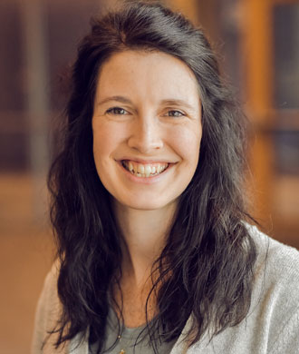 Kara Thomas headshot.