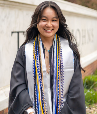 Phoebe Wang headshot.