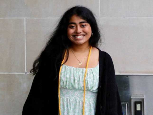 Shivani J. Sowmyan headshot