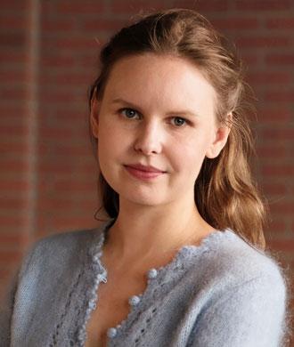 Julia Stabinska headshot.