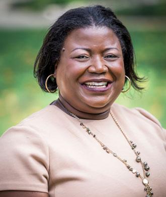 Melanie Pinkett-Davis headshot.